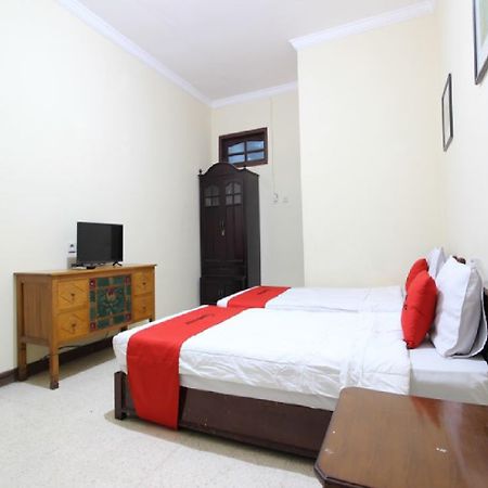 Hotel Reddoorz @ Mantrijeron 2 Yogyakarta Exterior foto