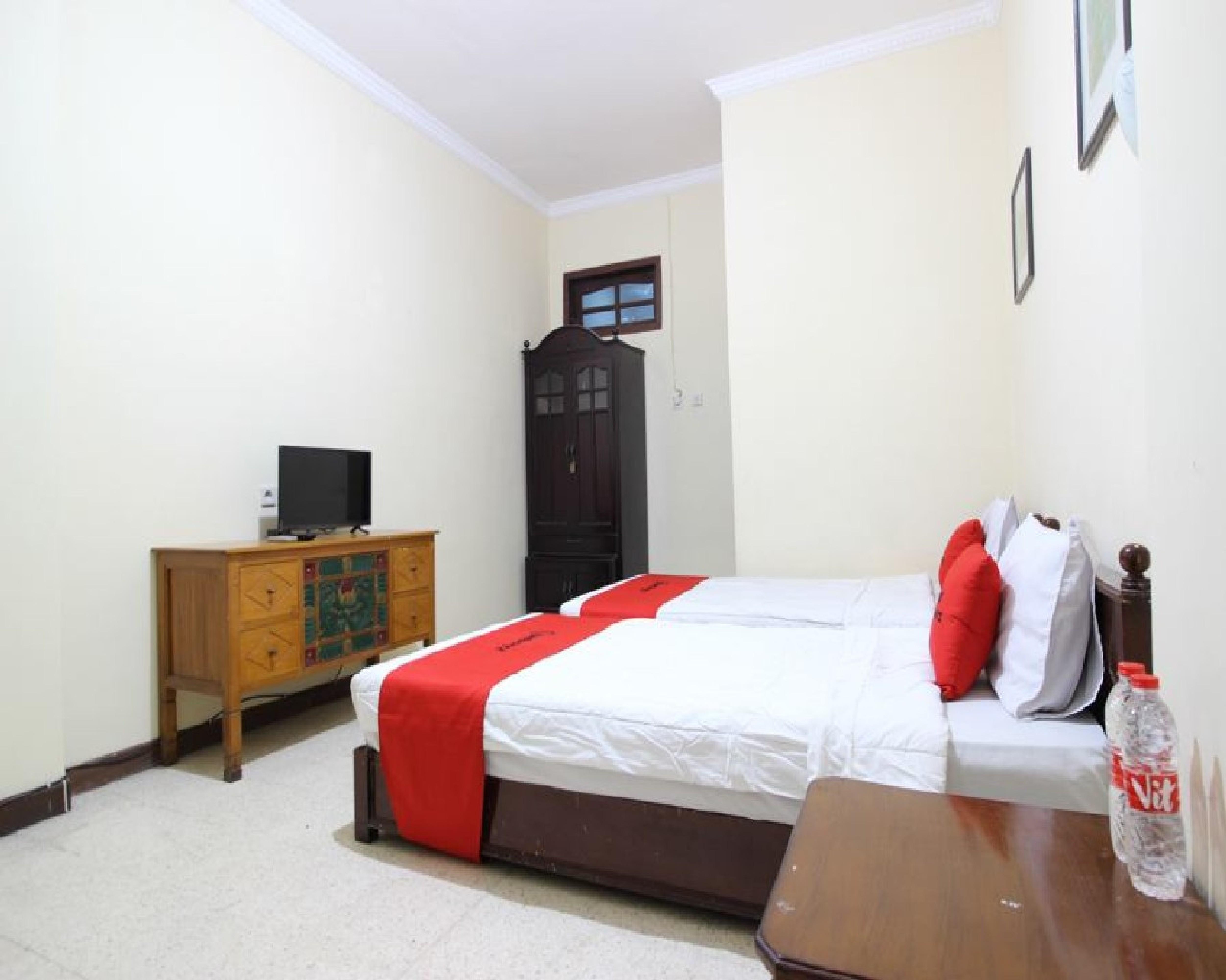 Hotel Reddoorz @ Mantrijeron 2 Yogyakarta Exterior foto
