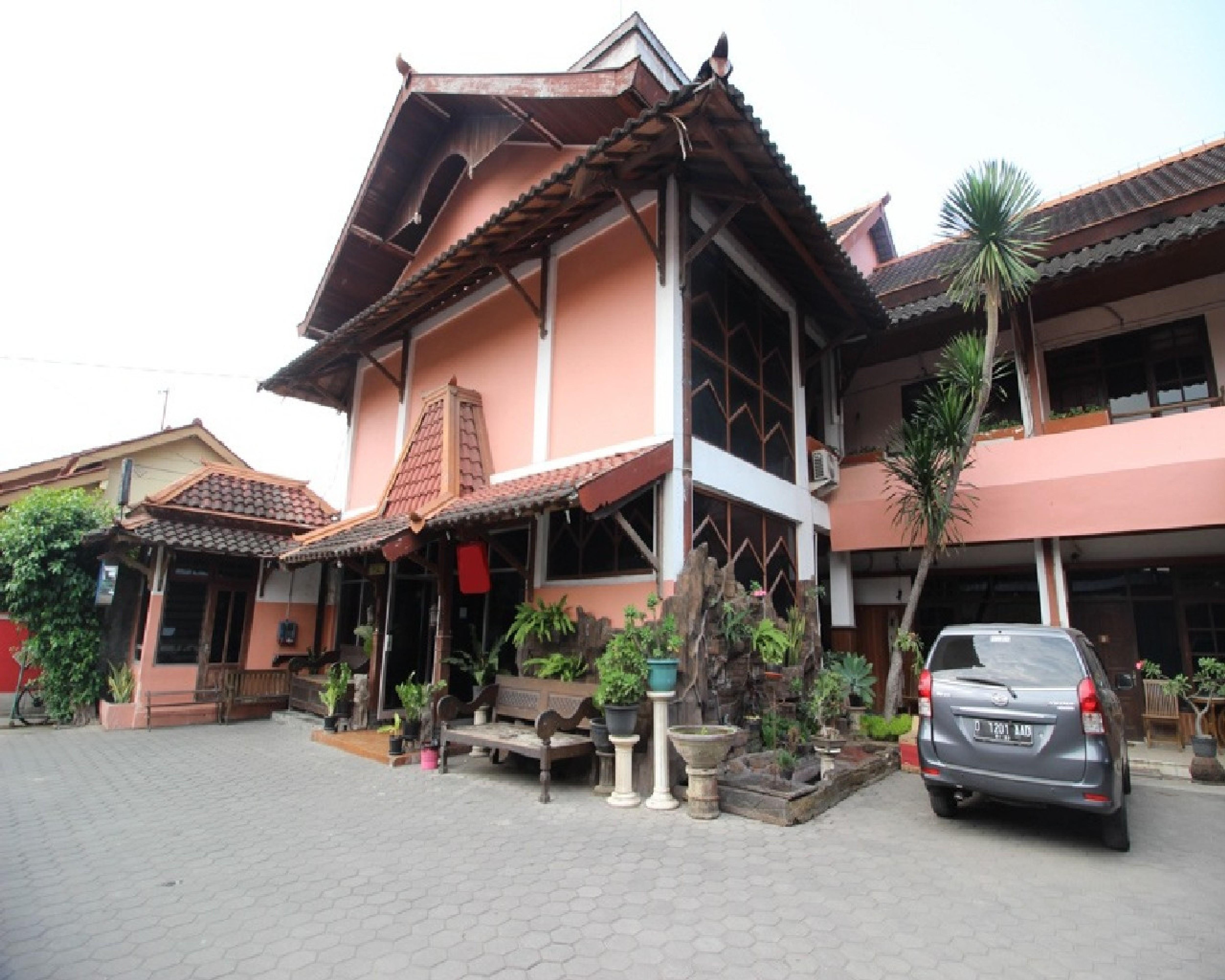 Hotel Reddoorz @ Mantrijeron 2 Yogyakarta Exterior foto