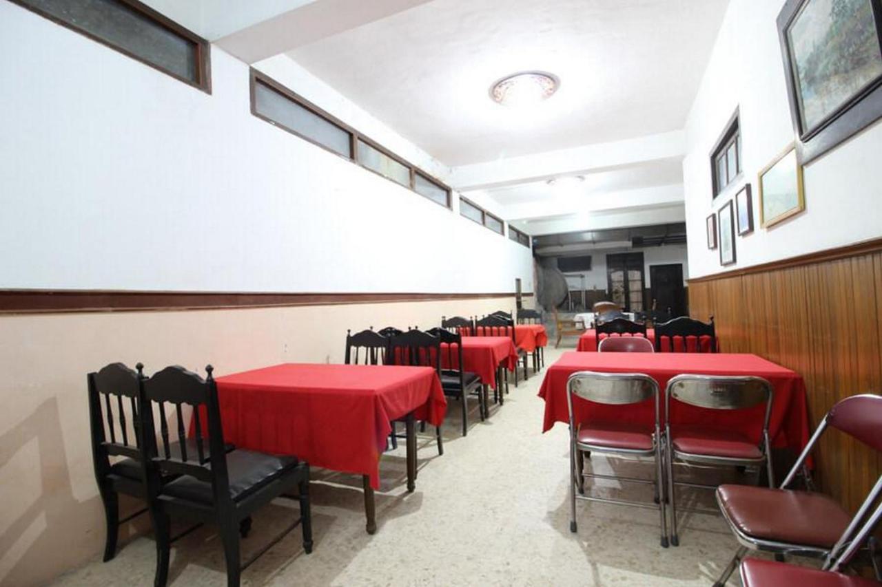 Hotel Reddoorz @ Mantrijeron 2 Yogyakarta Exterior foto