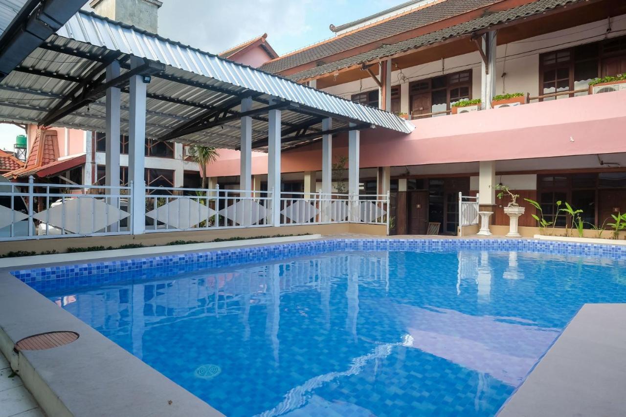 Hotel Reddoorz @ Mantrijeron 2 Yogyakarta Exterior foto