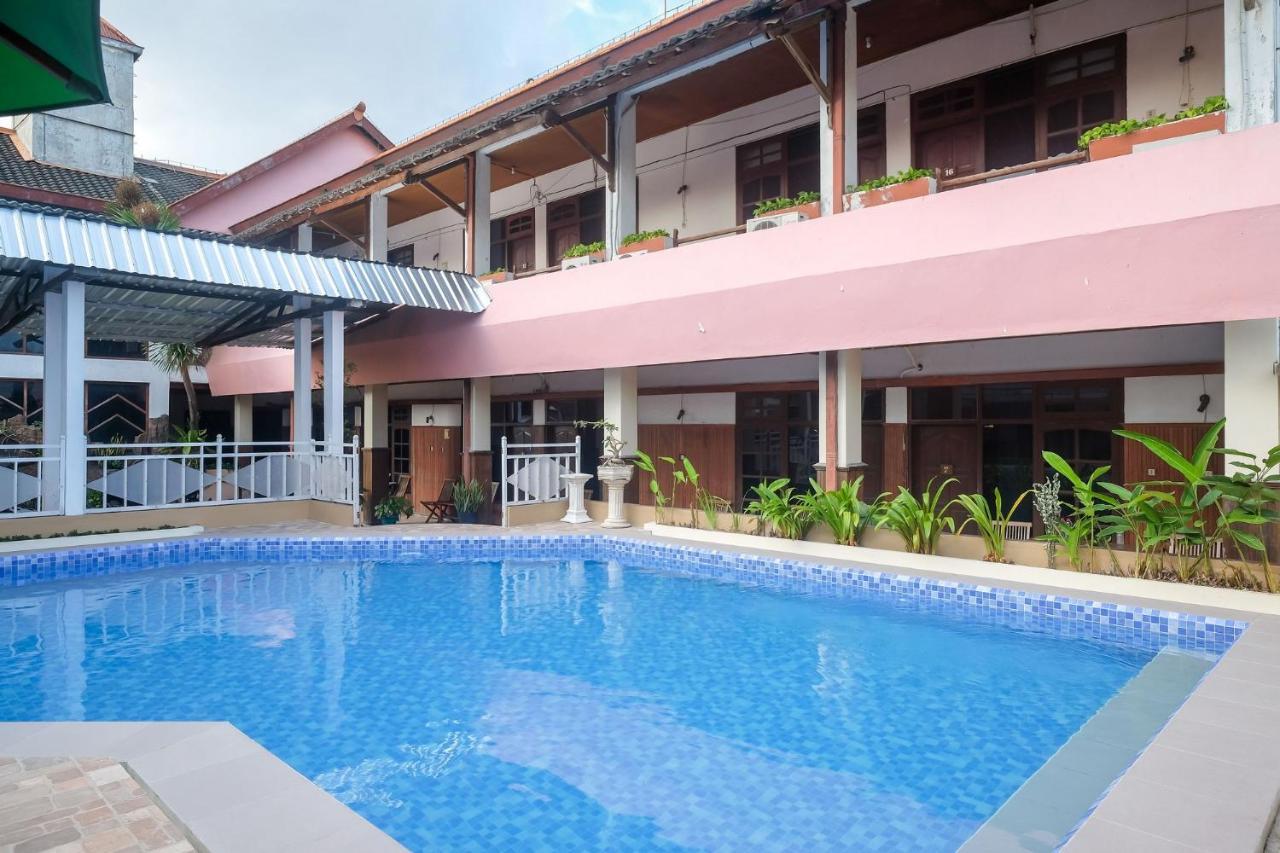 Hotel Reddoorz @ Mantrijeron 2 Yogyakarta Exterior foto